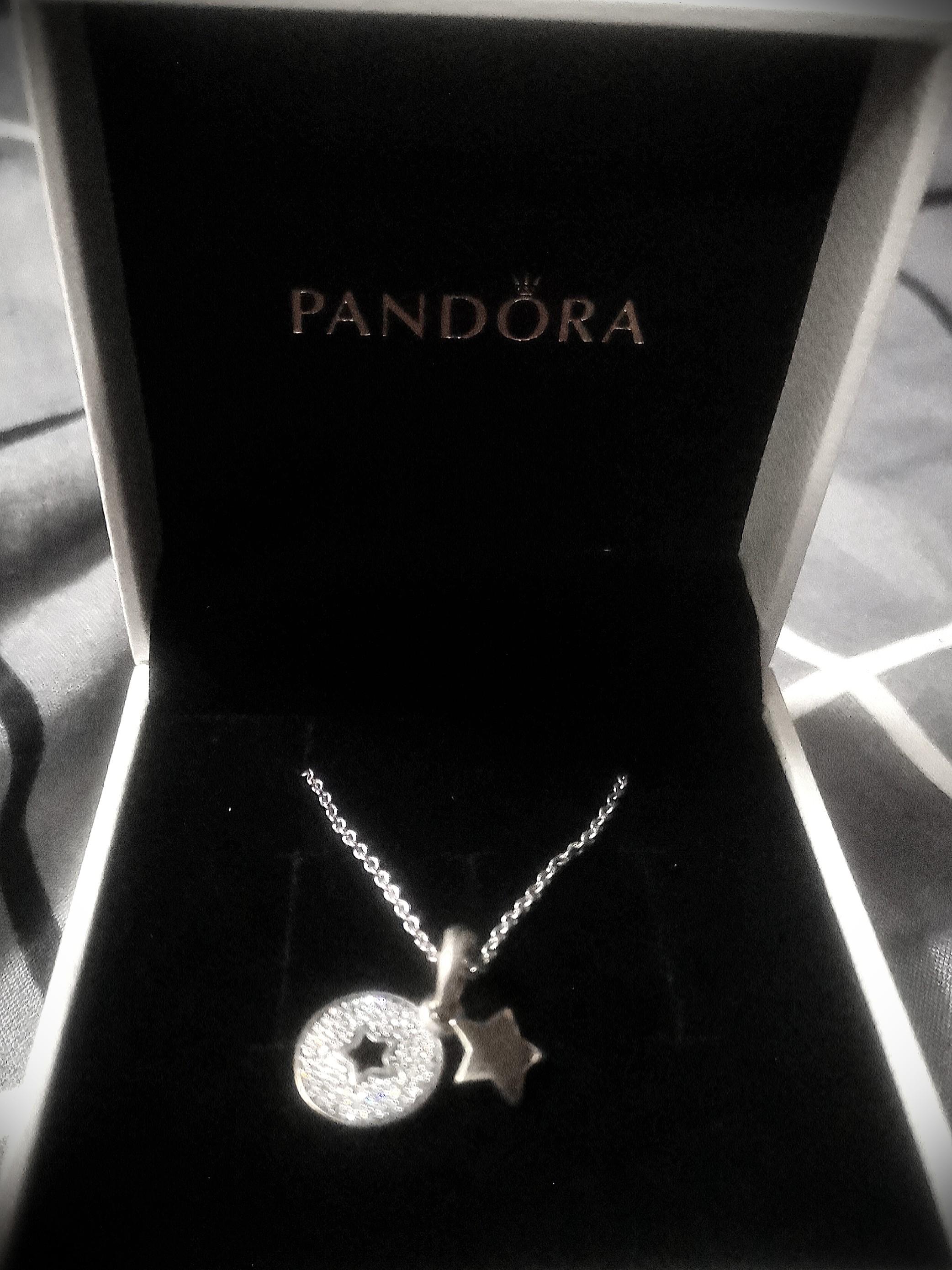 Celebration stars clearance necklace pandora