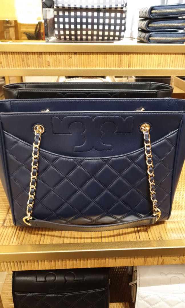 Tory Burch Savannah tote, Luxury, Bags & Wallets on Carousell