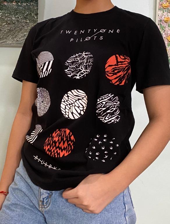 Twenty One Pilots Official Shirt (Category: Shirts) located in Cainta. Submitted by red_umbrella (Listing ID 1008255077, Image 3). Description: Fits sizes S-M No flaws Good condition Slightly used Specific Measurements: L-26" W-17" #carouswitch.