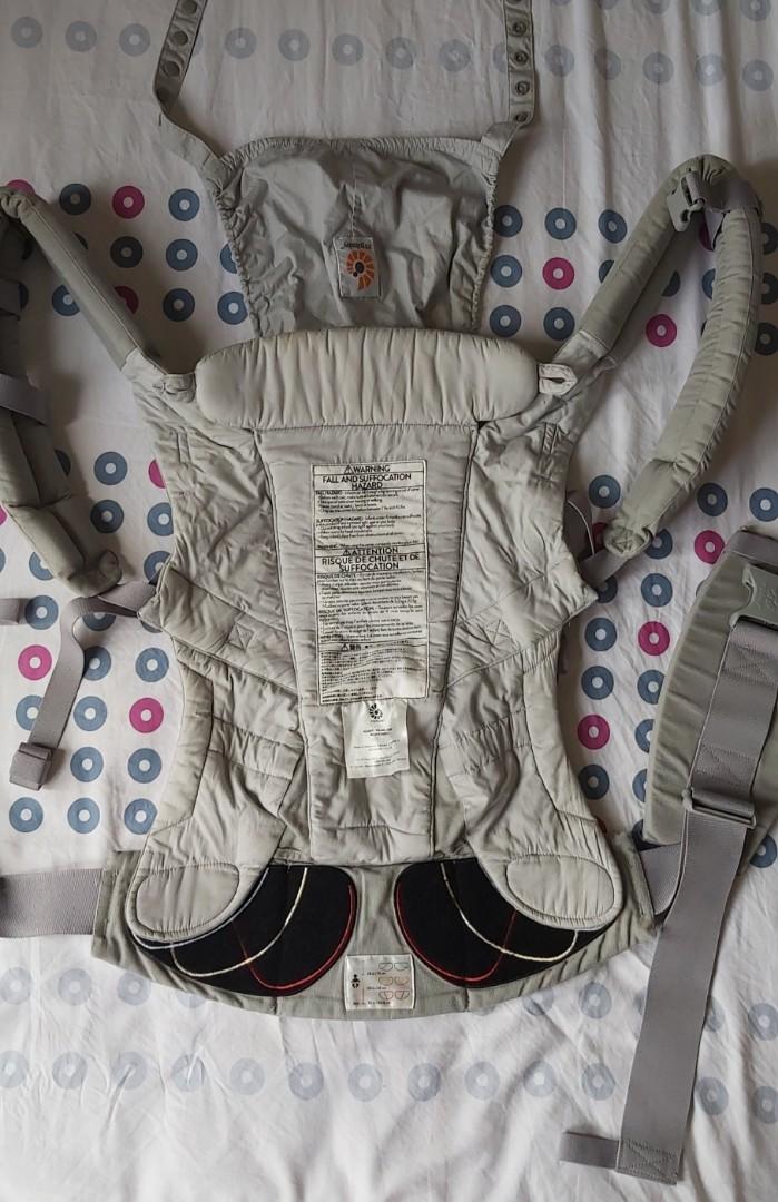 VGUC-EUC Authentic Ergo Adapt Carrier (Category: Carriers & Slings) located in Bacoor. Submitted by sorinmarkov (Listing ID 1008373788, Image 2). Description: For Sale: VGUC-EUC Authentic ERGO ADAPT Carrier Newborn-Toddler 7-45lbs With box and tagprice and manual Bought from SM for Php9,499 Selling for Php5999 flaw: stain on the nape part due to storage (pls check last pic) FREEBIES!!! 3 pairs extra drool pads MOP: BPI, BDO, Lalamove Purchase ser
