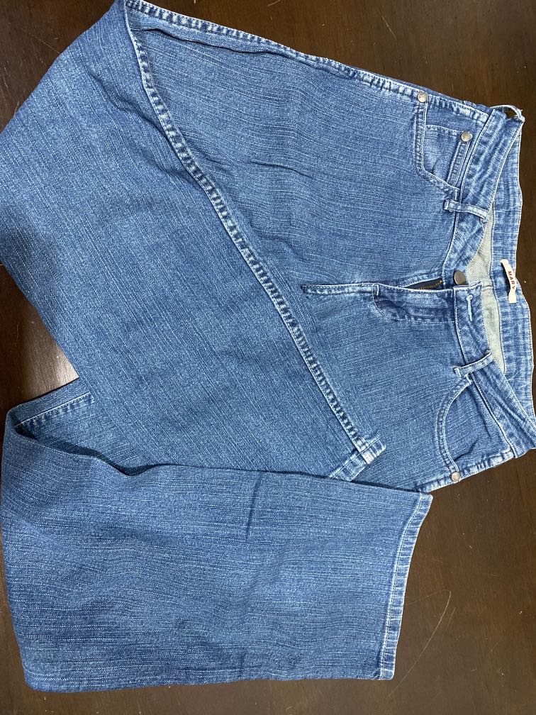 who sells wrangler jeans