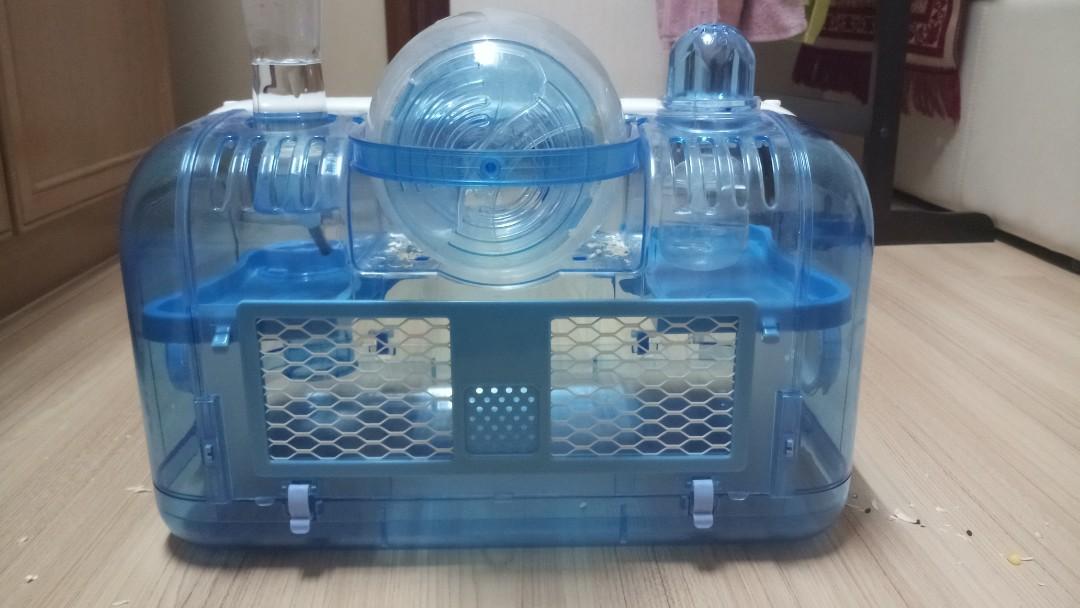 Hamster store space station