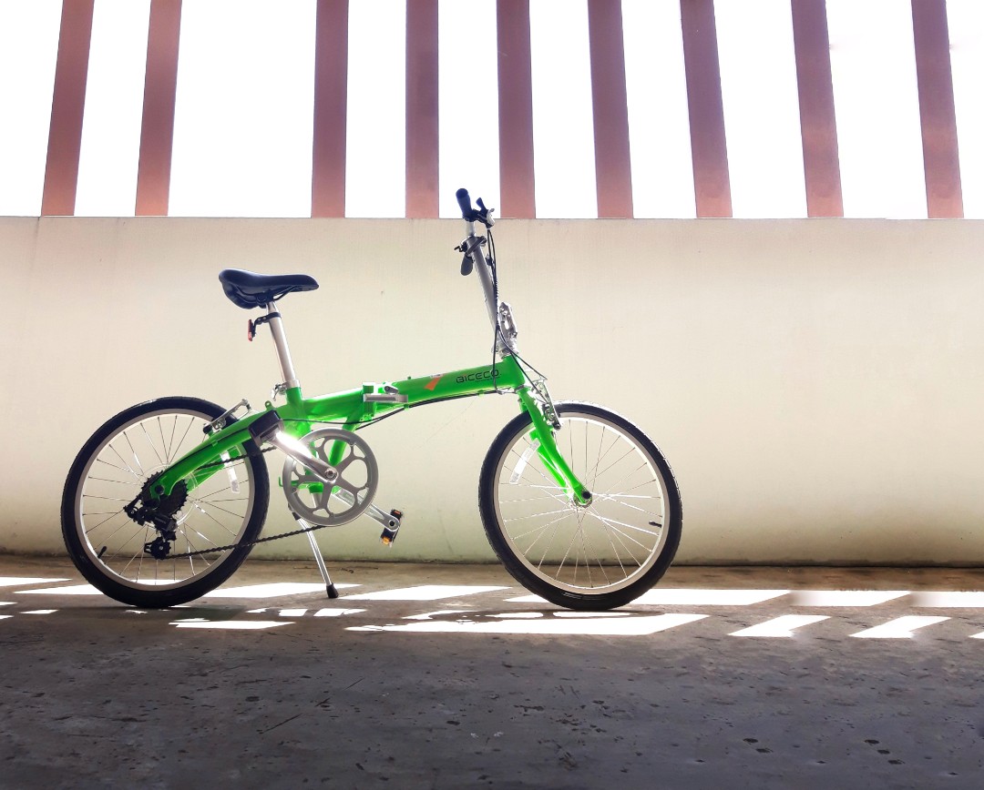 Biceco folding bike powered by Dahon. Sports Equipment Bicycles