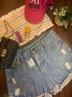 (Category: ) located in . Submitted by heytrendsetting (Listing ID 273703454, Image 1). Description: .