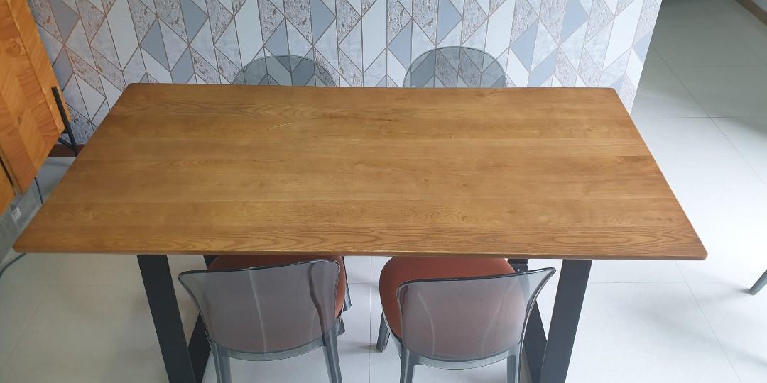 Dining Table (Category: Tables & Sets) located in Singapore. Submitted by duckvader (Listing ID 1008442831, Image 1). Description: does not include chairs! dimension of table 160cm (L) x 80cm (B) x 75cm (H). please note that the table is heavy!.