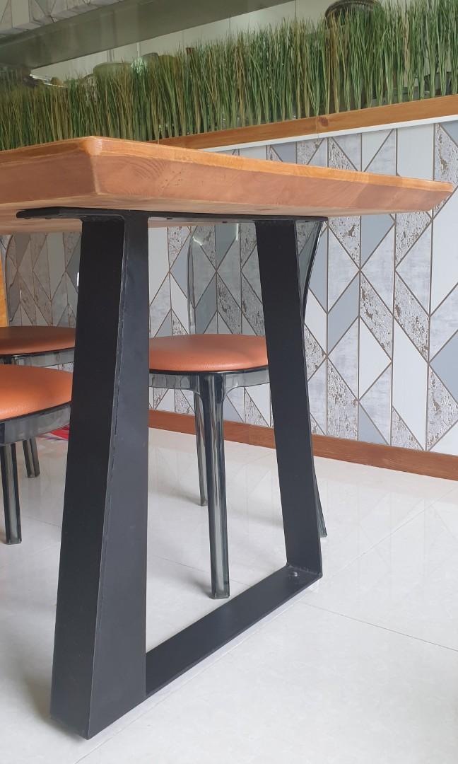 Dining Table (Category: Tables & Sets) located in Singapore. Submitted by duckvader (Listing ID 1008442831, Image 2). Description: does not include chairs! dimension of table 160cm (L) x 80cm (B) x 75cm (H). please note that the table is heavy!.