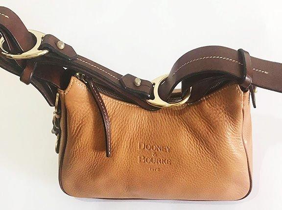 Dooney and on sale bourke logo strap