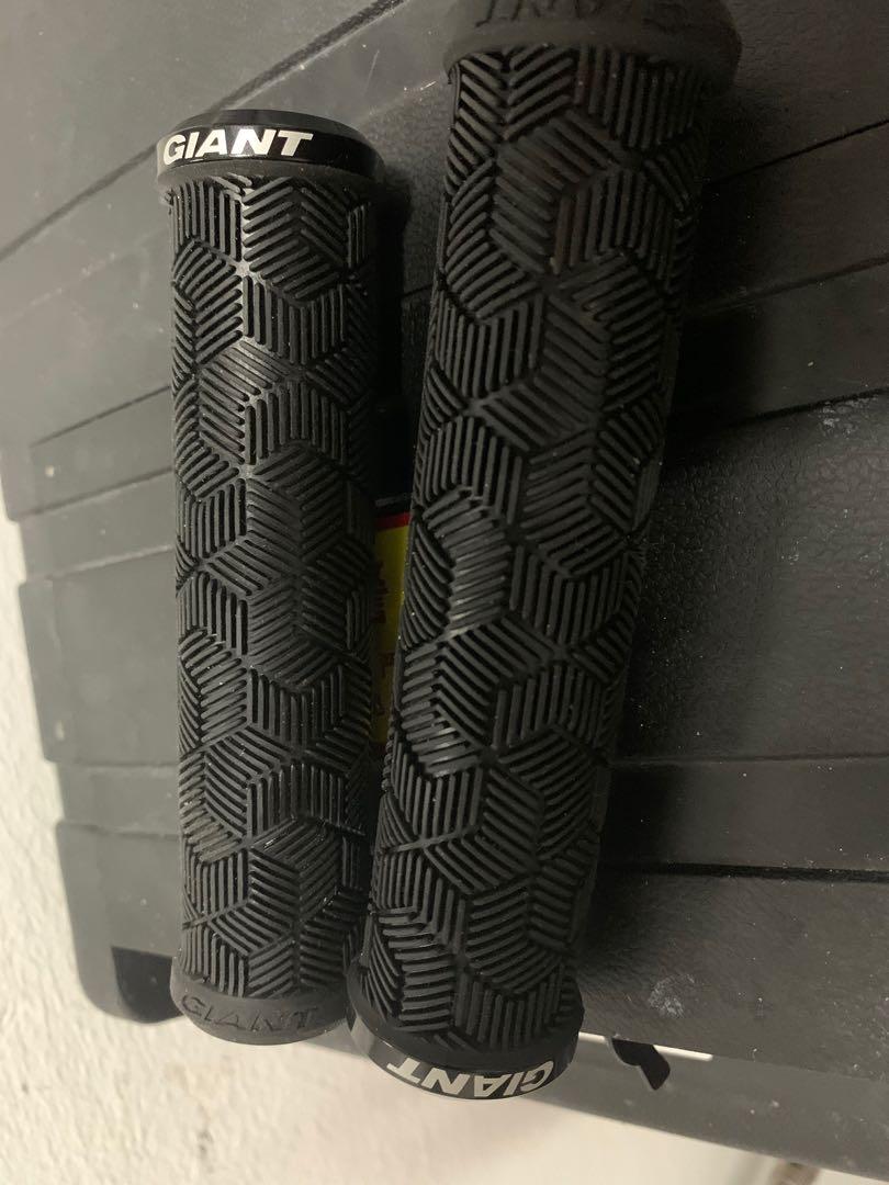 Giant handlebar grips online