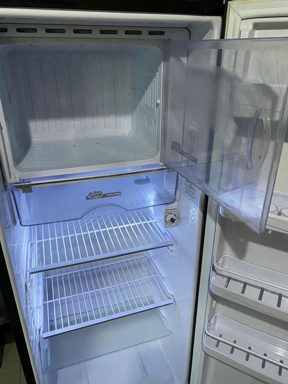 Kelvinator Refrigerator Tv Home Appliances Kitchen Appliances Refrigerators And Freezers On Carousell
