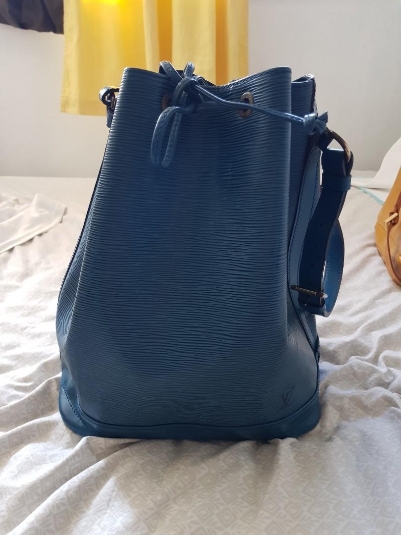 Authentic LOUIS VUITTON Petit Noe Epi Leather Noir (Category: Luxury Bags & Wallets) located in Makati City. Submitted by fashionuniversity (Listing ID 1008542364, Image 1). Description: Selling my pre-loved bag LV Noe Epi AR1903 Bought in Japan 100% Authentic or Money back. Negotiable pa.