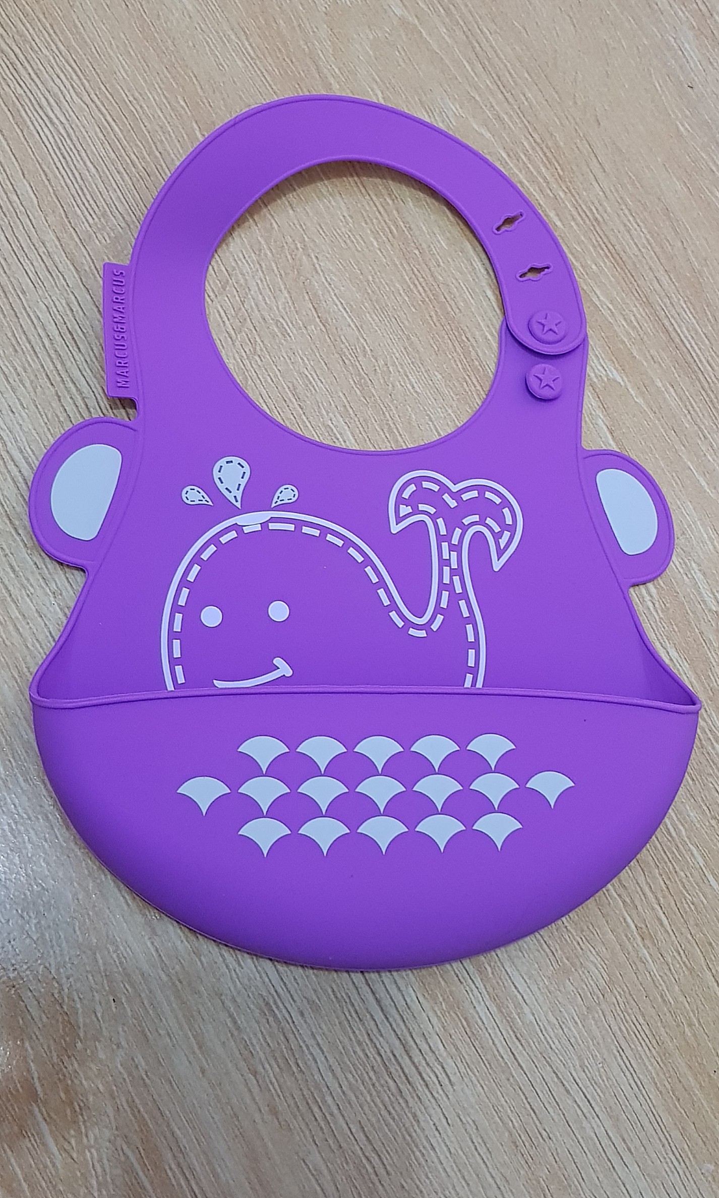 marcus marcus bib