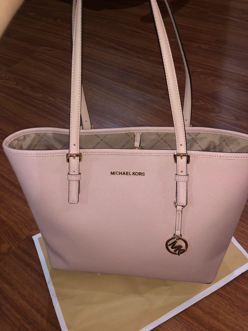 BRAND NEW] Michael Kors Jet Set Travel MD Carry All Tote in Ballet (Nude  Pink), Women's Fashion, Bags & Wallets, Purses & Pouches on Carousell