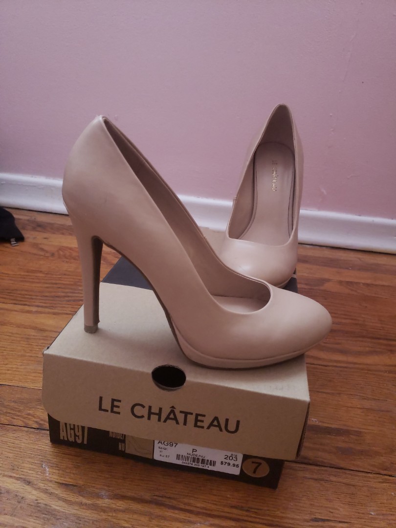 Nude pumps heels Le Chateau Women s Fashion Shoes on Carousell