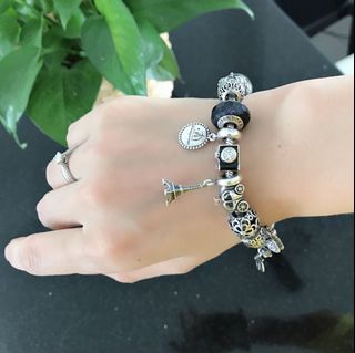(Category: ) located in . Submitted by kkllls (Listing ID 1008488954, Image 1). Description: .