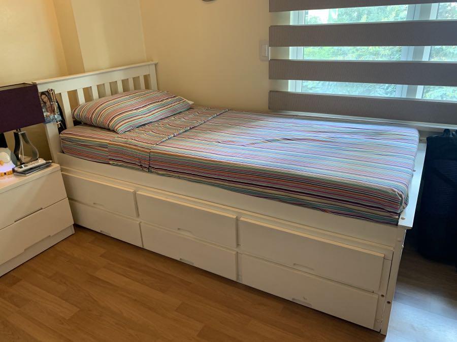 toddler bed with pull out mattress