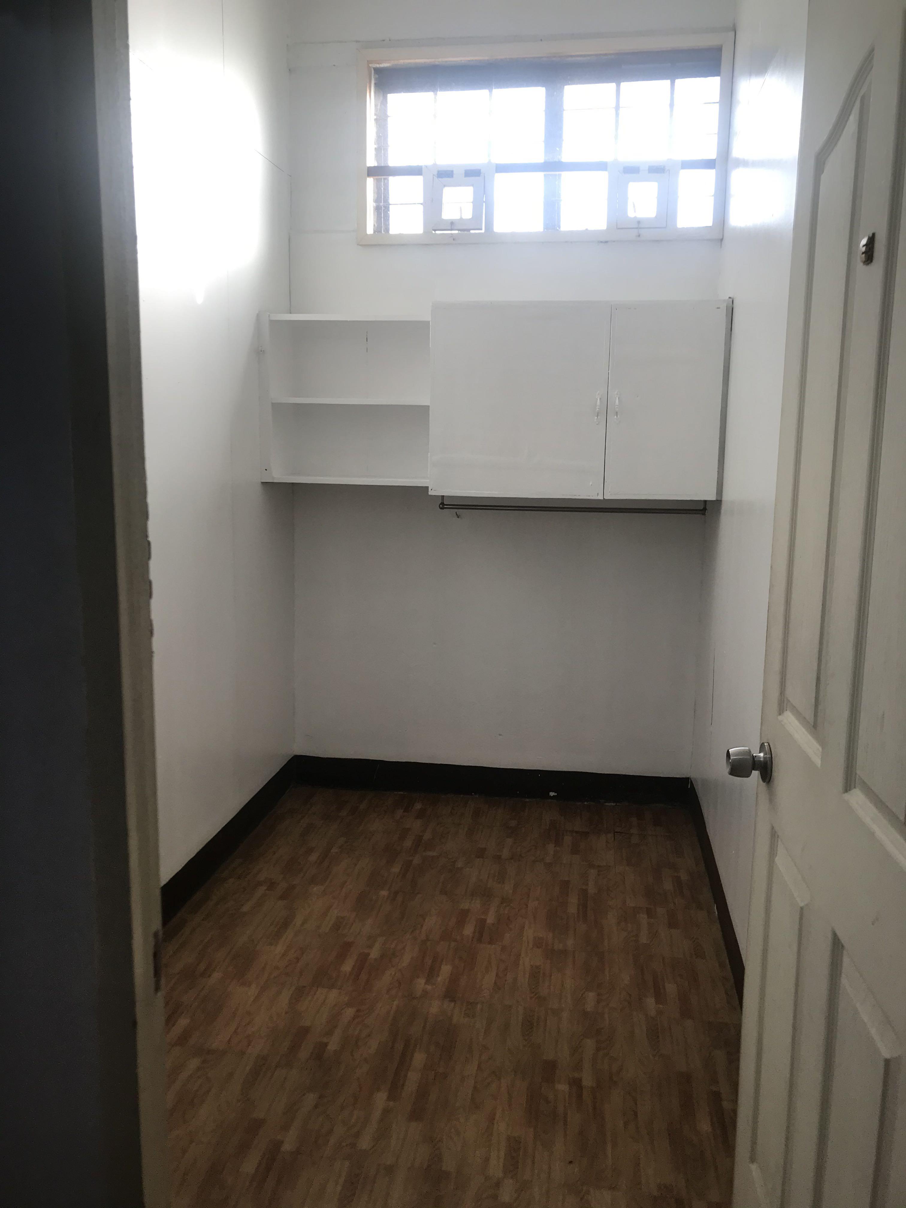 Makati Solo room for Rent walking distance from Mapua University