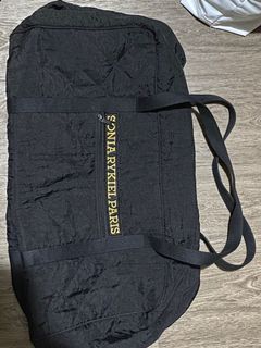 (Category: ) located in . Submitted by wearware (Listing ID 1008439350, Image 1). Description: .