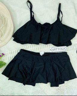 (Category: ) located in . Submitted by lovinglyyourscloset (Listing ID 1008556096, Image 1). Description: .