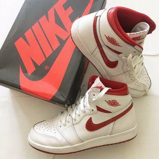 Air Jordan 1 Retro High Metallic Red