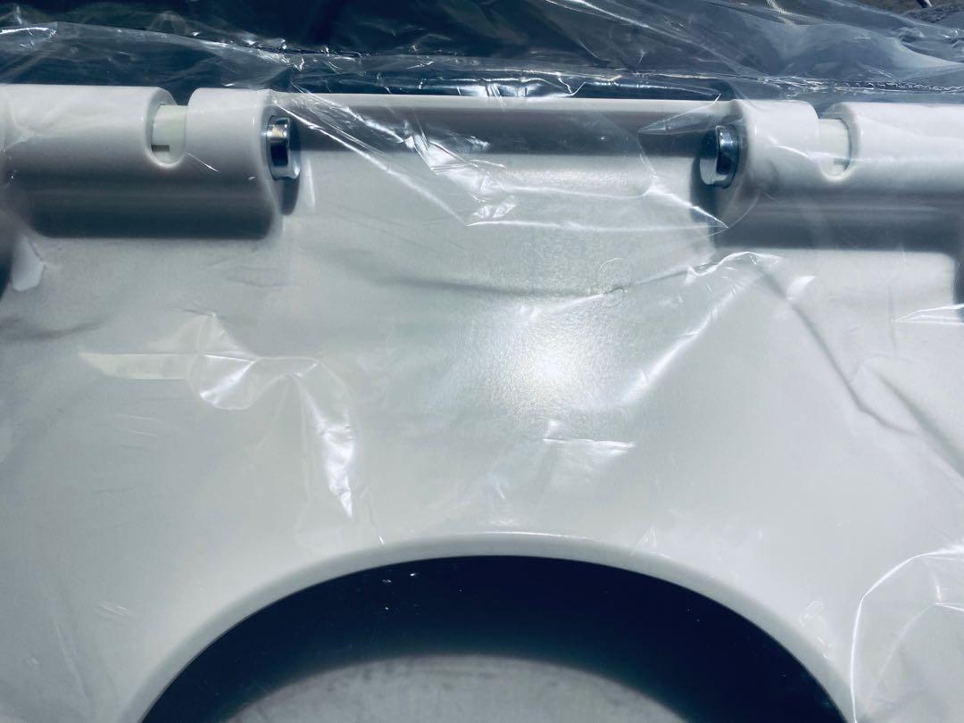 American Standard Toilet Seat & Cover (Soft Closing), Furniture & Home