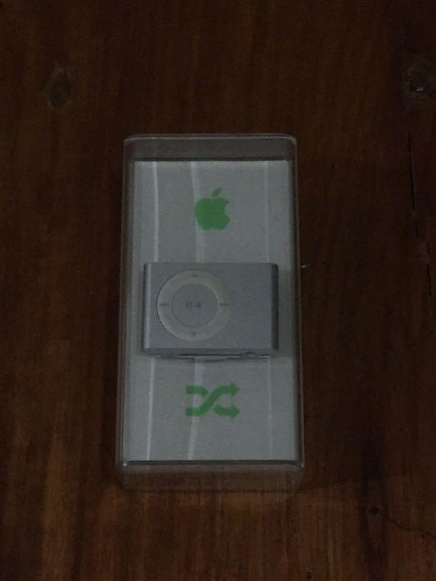 Apple Shuffle (Category: Portable Audio Accessories) located in Quezon City. Submitted by anjlco2017 (Listing ID 1008648906, Image 1). Description: .