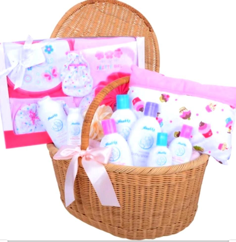 customised baby hamper
