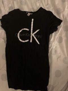 Calvin Klein black T-shirt size xs