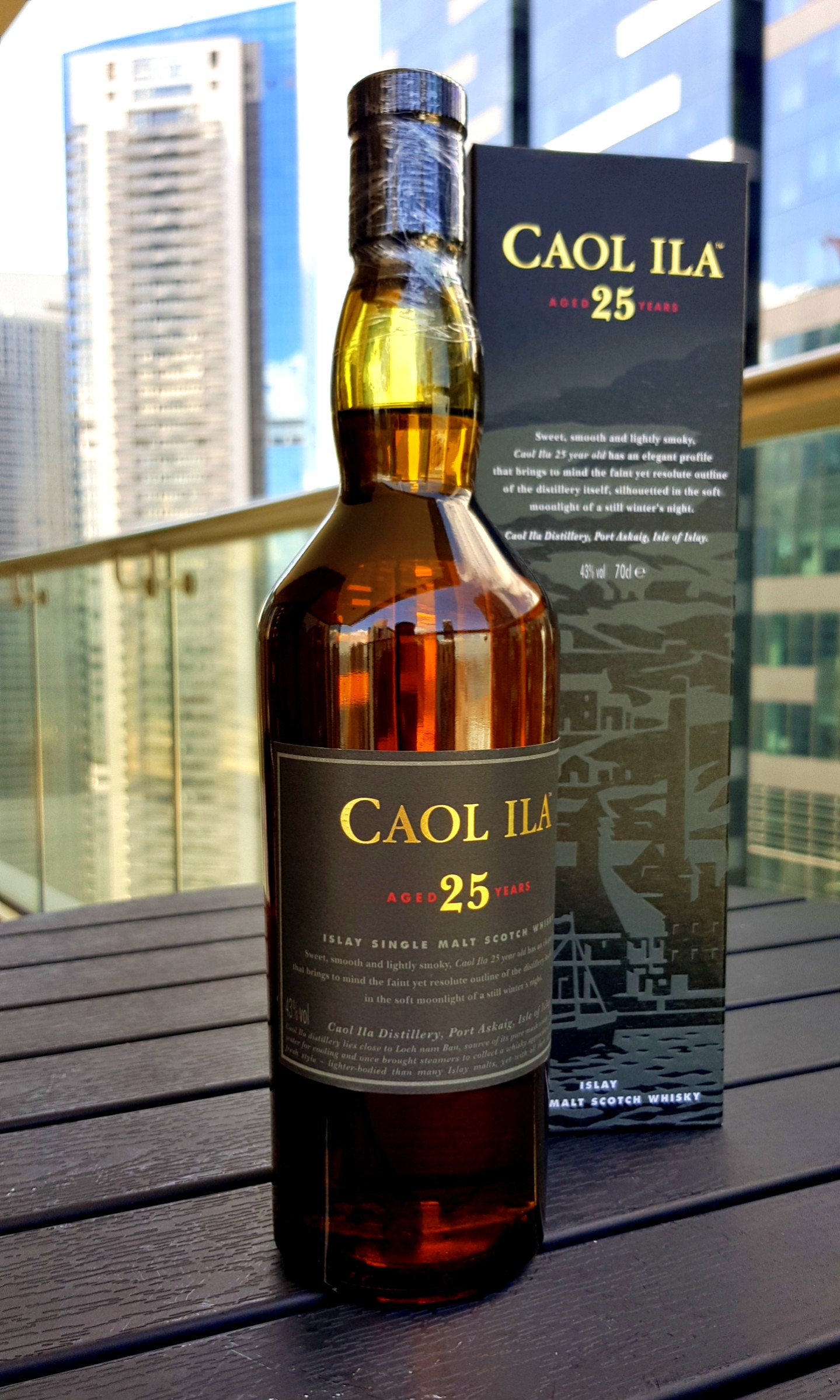 Caol Ila 25 Years Old Scotch Single Malt Whisky Food Drinks Alcoholic Beverages On Carousell