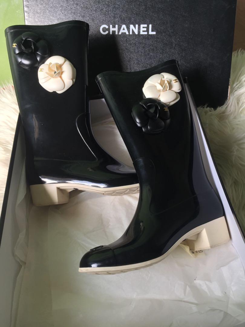 Chanel gumboots top