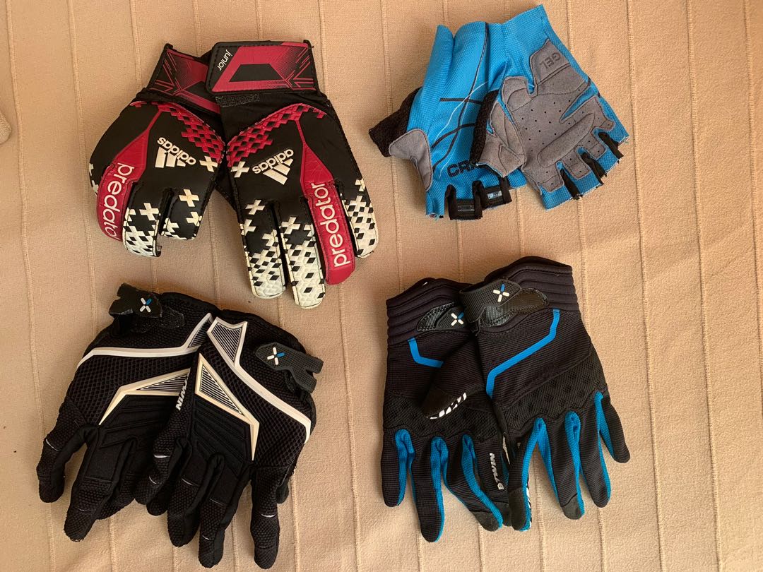 Cycling And Football Gloves Babies Kids Boys Apparel 8 To 12 Years On Carousell - roblox football gloves