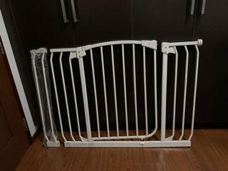 dreambaby baby gate
