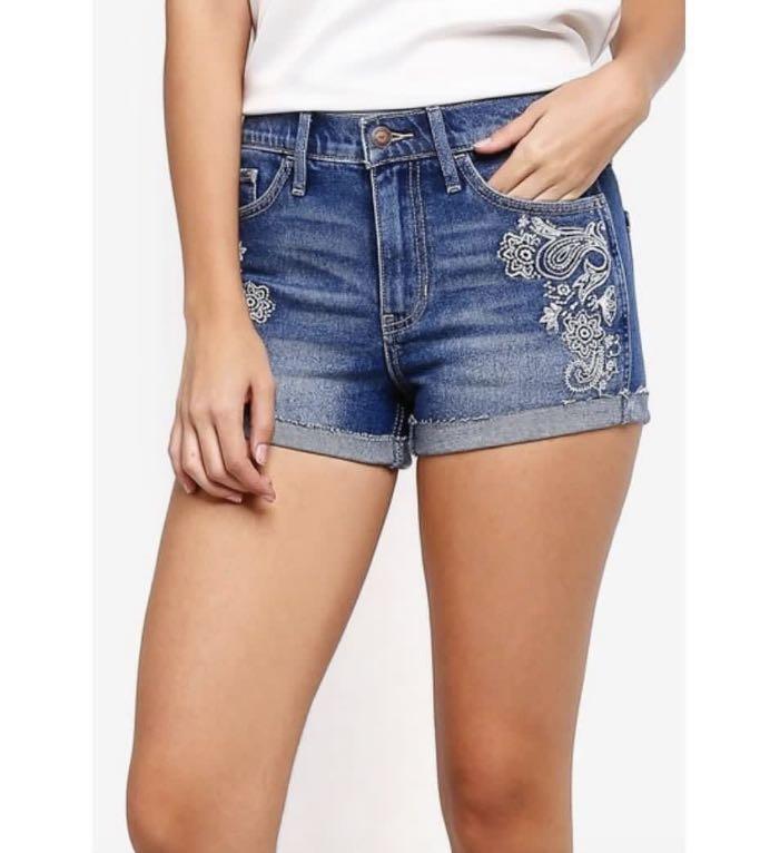 Hollister embroidered shorts hotsell
