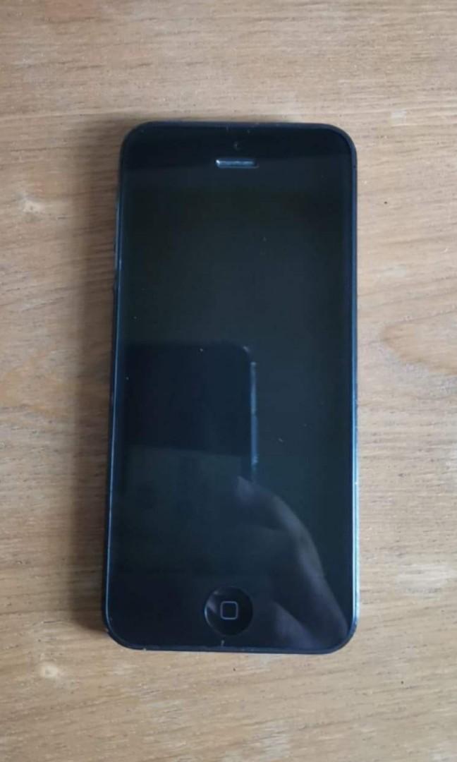 Iphone 5 (Category: Others) located in Malabon City. Submitted by pytmndl (Listing ID 1008711245, Image 2). Description: - Battery has been changed - No accessories included.