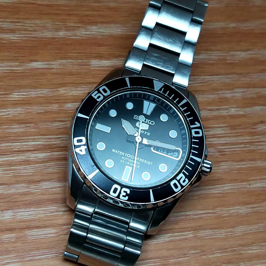 Jam tangan Seiko 5 Sports Sea Urchin SNZF29K1 ORI