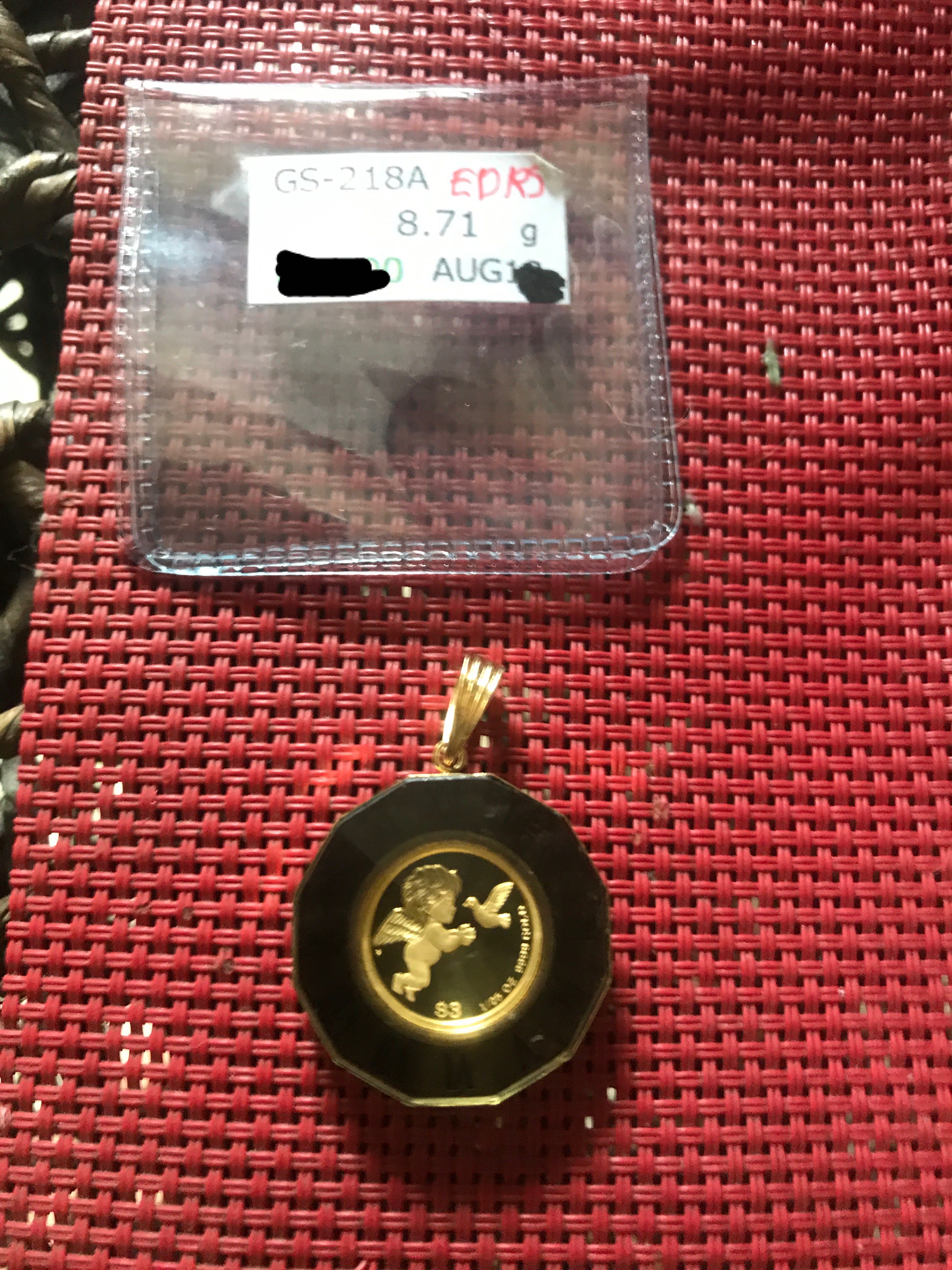 japan gold queen elizabeth pendant 