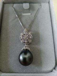 Japan Pearl Necklace K18 with Diamonds