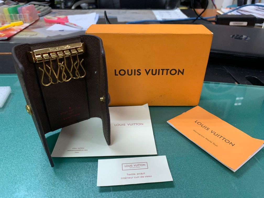 Louis vuitton monogram key holder (Category: Luxury Bags & Wallets) located in Pasay City. Submitted by ayinong168 (Listing ID 1008776632, Image 2). Description: Louis vuitton monogram key holder, item is still in good condition, authenticity i canot verify, bec it was a gift to me! Pm if interested .