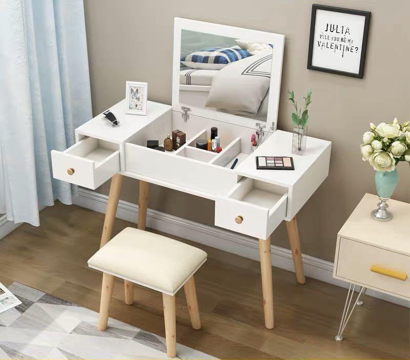 make up table (Category: Tables & Sets) located in Gelugor. Submitted by ns666 (Listing ID 1008749655, Image 1). Description: Self pick up only. .