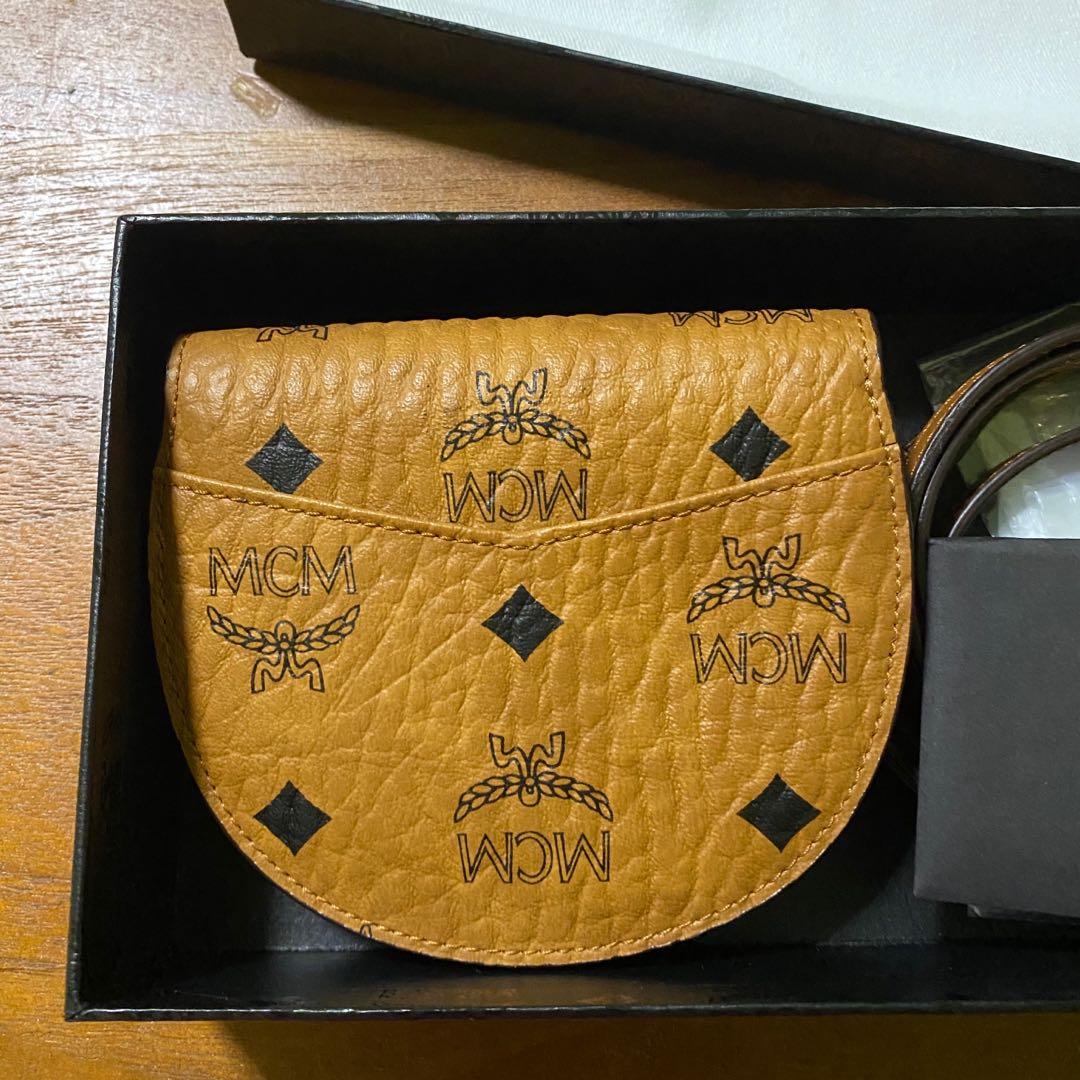 Patricia round crossbody wallet online in visetos
