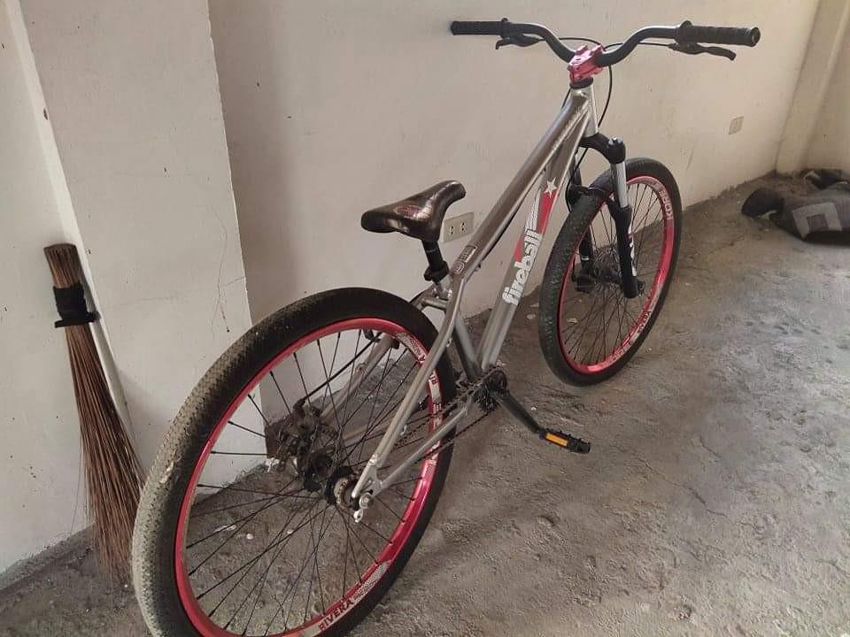 Mongoose fireball ss dirt jump bike 2014 model Sports Equipment