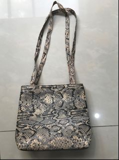(Category: ) located in . Submitted by loveliestsale (Listing ID 1008755696, Image 1). Description: .