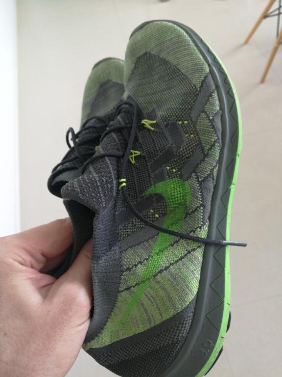 borde especificación menor Nike running barefoot ride 3.0 green (UK 9.5), Men's Fashion, Footwear,  Sneakers on Carousell
