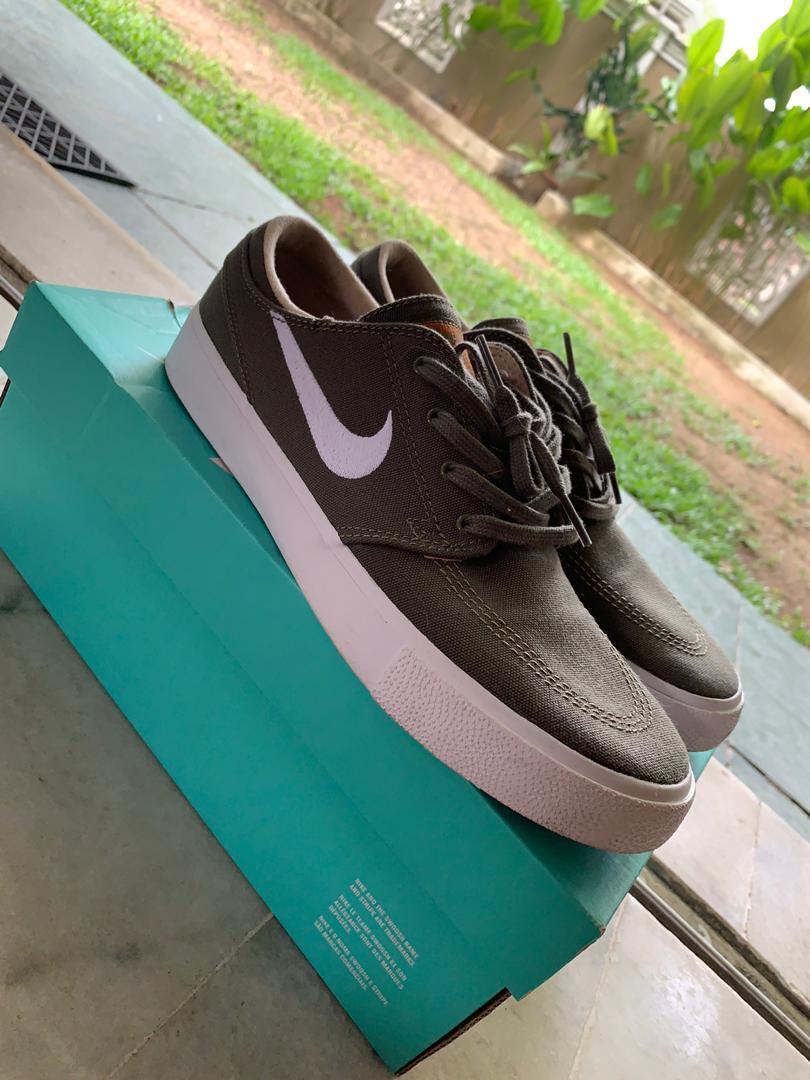 Janoski 46 online