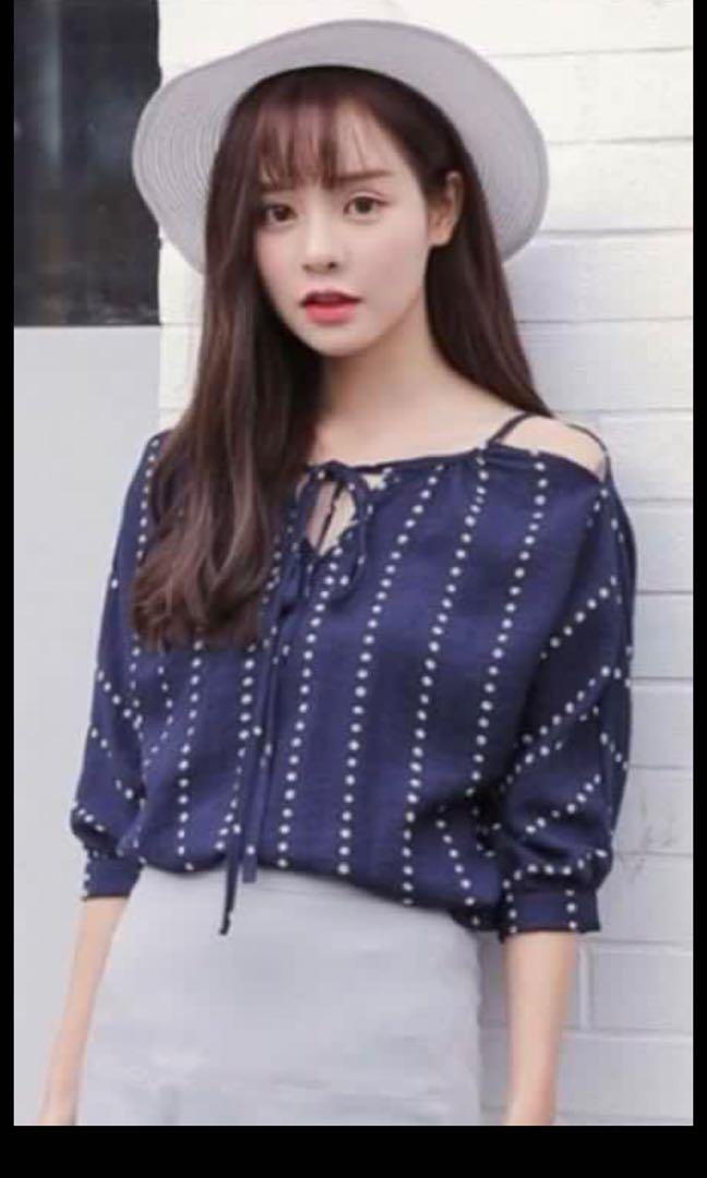 TRADES BN Off Shoulder Top, Women's Fashion, Tops, Other Tops on Carousell