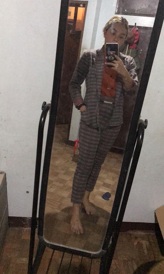 Office Wear Coordinates (Category: Sets or Coordinates) located in Angeles City. Submitted by cydreambillo (Listing ID 1008772969, Image 2). Description: I bought this set for 700 at a mall to wear to my internship at QC but never got the chance to because of the pandemic. *inner orange top not included in this set *belt included Every peso I earn from my sales in this shop goes to feeding my sisters and my grandmother especially during this hard