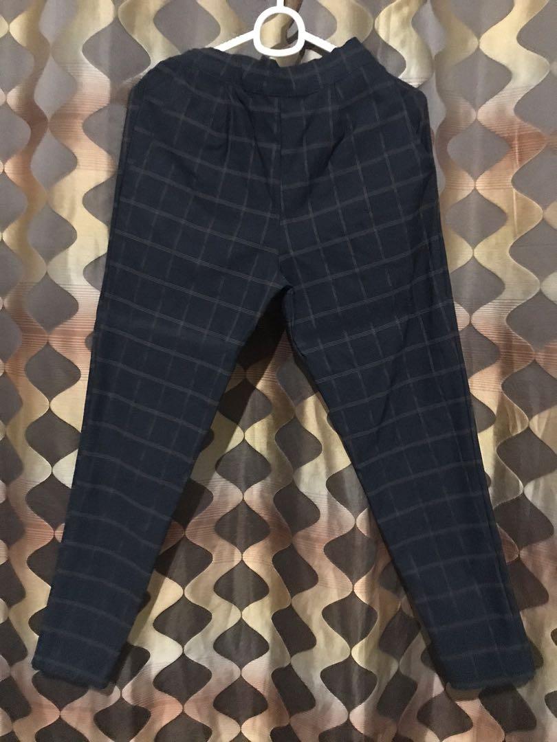 Office Wear Modern Coordinates (Category: Sets or Coordinates) located in Angeles City. Submitted by cydreambillo (Listing ID 1008774696, Image 2). Description: I bought this set for 500 at a mall to wear to my internship at QC but never got the chance to because of the pandemic. Every peso I earn from my sales in this shop goes to feeding my sisters and my grandmother especially during this hard time we are all in. Shipping via XPost, COD accept