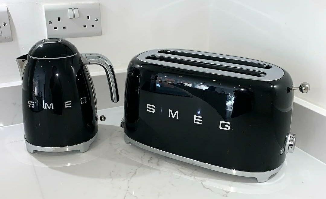 pre order smeg kettle and toaster, TV & Home Appliances, Kitchen