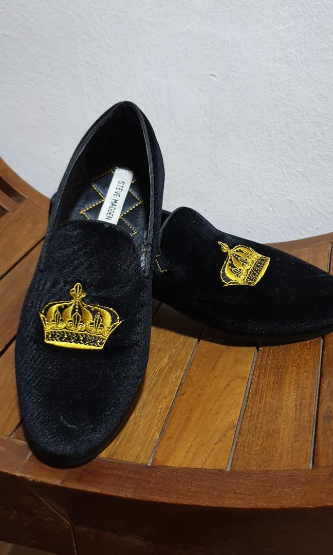Pre loved Steve Madden velvet slippers Men s Fashion Footwear Dress Shoes on Carousell