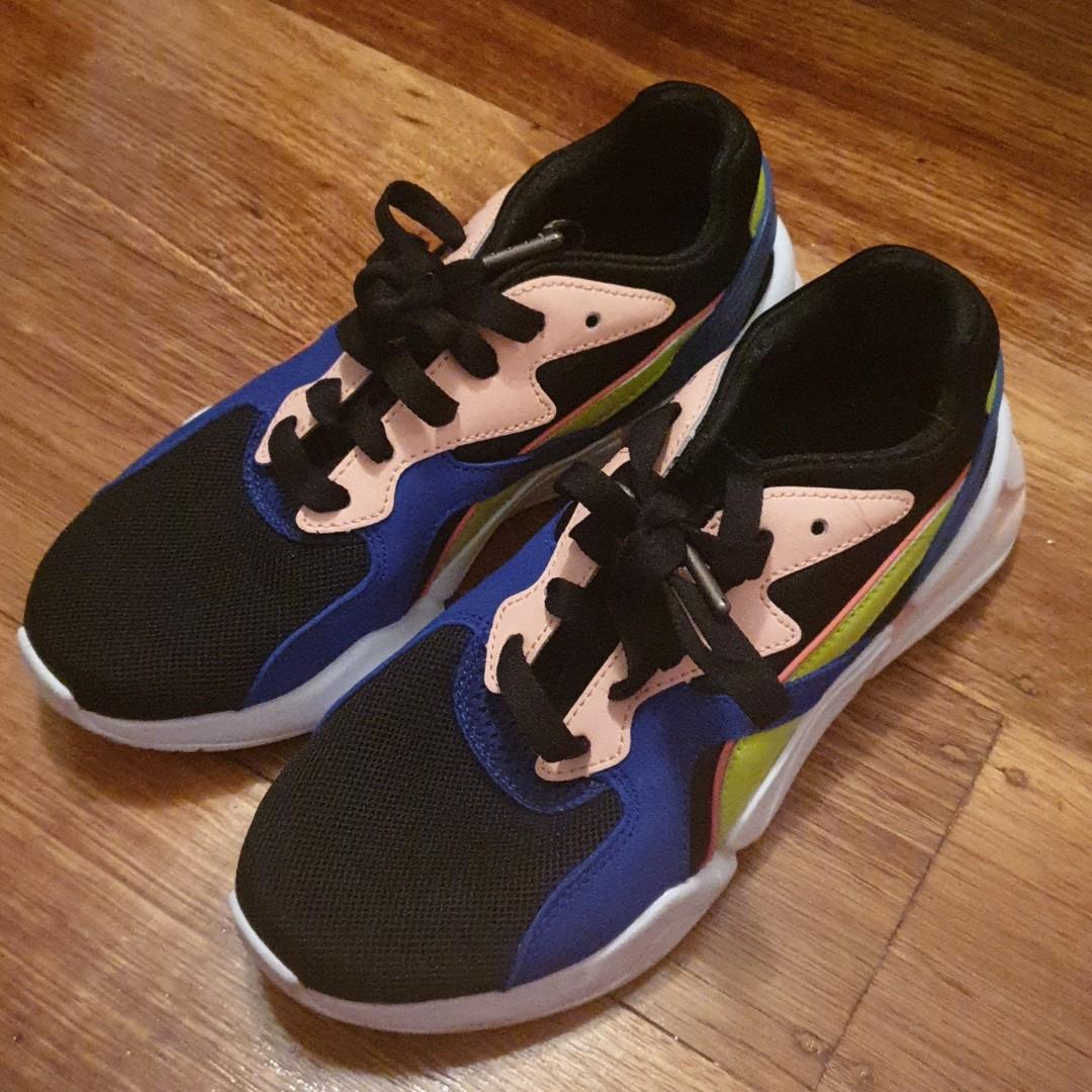 lightweight puma sneakers