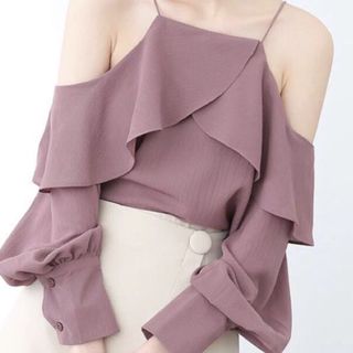 (Category: ) located in . Submitted by moonlight.closet (Listing ID 1008842805, Image 1). Description: .
